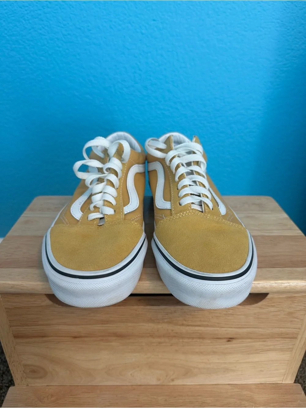 Classic Low-TopYellow Vans
